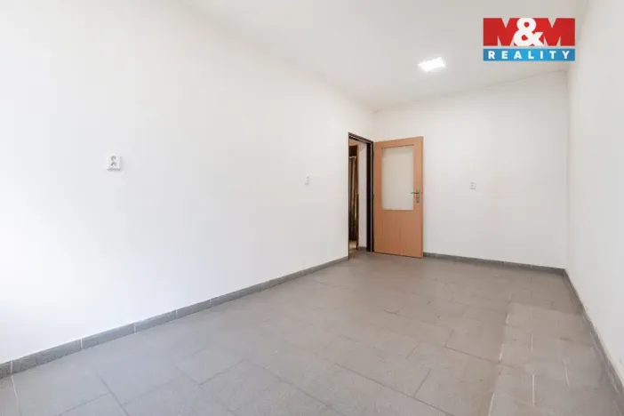 Pronájem výrobních prostor, Domažlice - Bezděkovské Předměstí, Masarykova, 770 m2