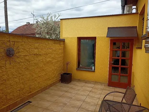 Pronájem rodinného domu, Hluk, 200 m2