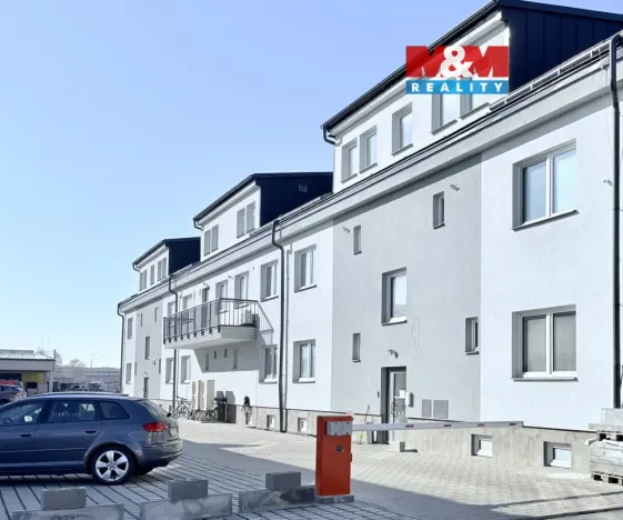 Pronájem bytu 1+kk, Pardubice - Semtín, 28 m2