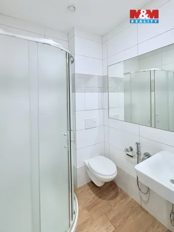 Pronájem bytu 1+kk, Pardubice - Semtín, 28 m2
