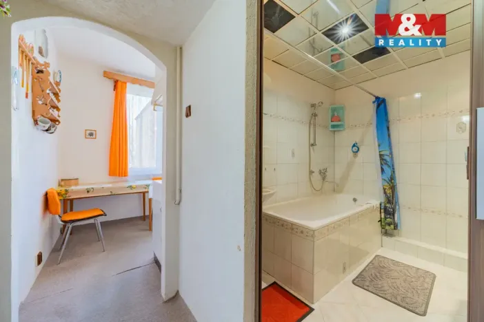 Prodej bytu 2+1, Aš, Hlavní, 57 m2