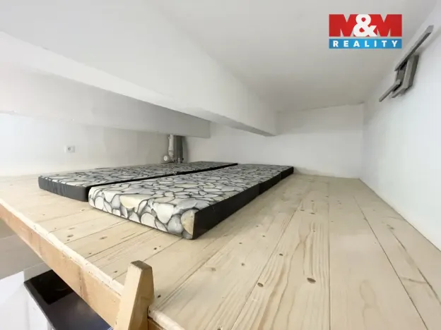 Pronájem bytu 1+kk, Praha - Smíchov, Mošnova, 18 m2