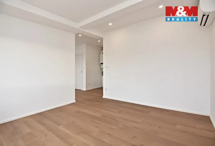 Pronájem bytu 1+kk, Mladá Boleslav, náměstí Republiky, 35 m2