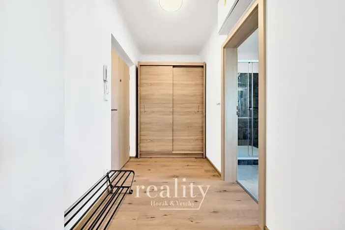 Pronájem bytu 1+kk, Znojmo, Kosmákova, 38 m2