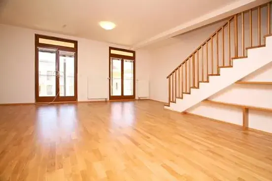 Pronájem kanceláře, Praha - Smíchov, Štefánikova, 168 m2