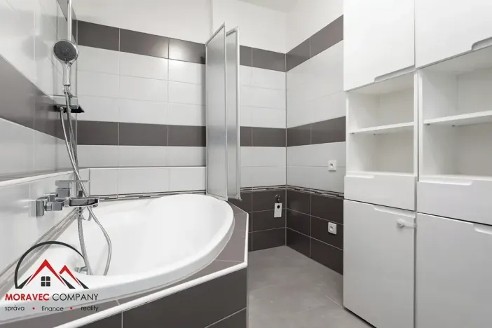 Pronájem bytu 3+1, Krnov, Dvořákův okruh, 85 m2