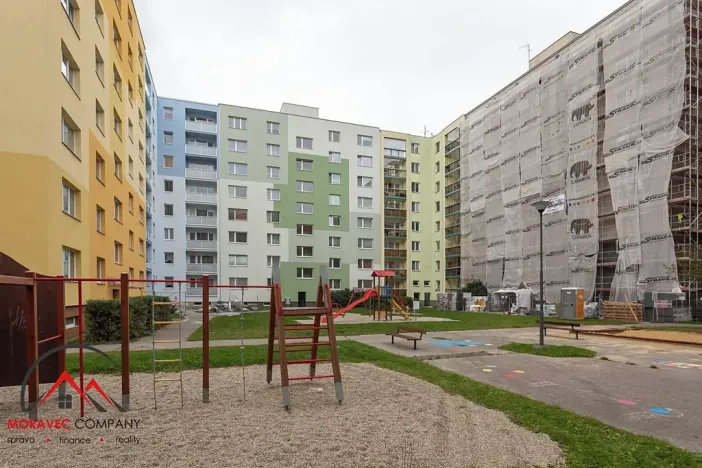 Pronájem bytu 3+1, Krnov, Dvořákův okruh, 85 m2