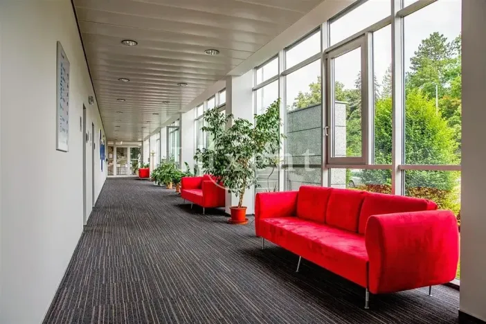 Pronájem kanceláře, Praha, Evropská, 236 m2