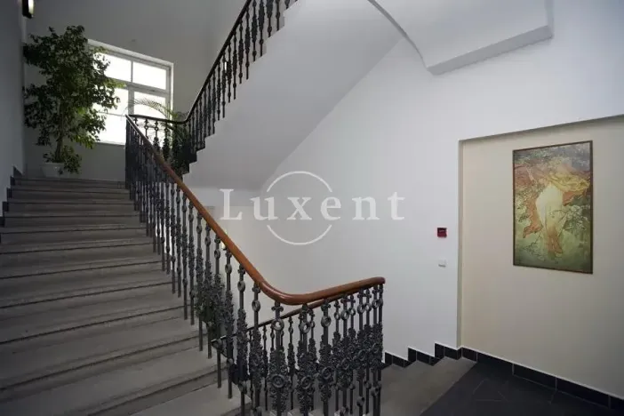 Pronájem kanceláře, Praha - Nové Město, Lazarská, 145 m2