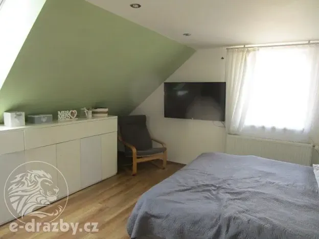 Dražba vícegeneračního domu, Praha - Letňany, Vamberská, 246 m2