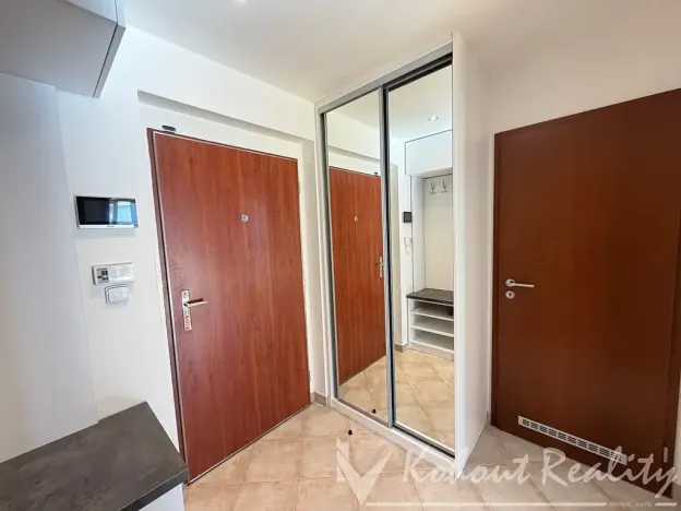 Pronájem bytu 1+kk, Praha - Záběhlice, Mattioliho, 45 m2