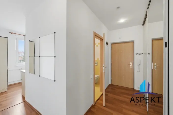 Prodej bytu 2+1, Praha - Malešice, Káranská, 53 m2