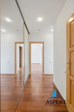 Prodej bytu 2+1, Praha - Malešice, Káranská, 53 m2