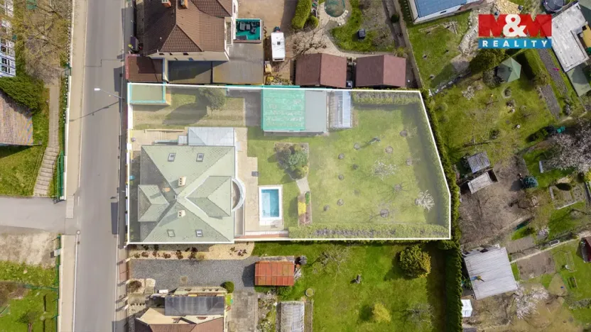 Prodej rodinného domu, Dobrovice, Komenského, 431 m2