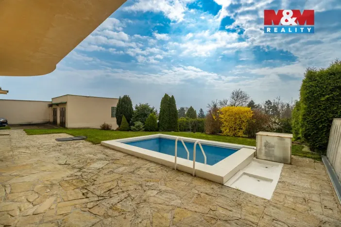 Prodej rodinného domu, Dobrovice, Komenského, 431 m2