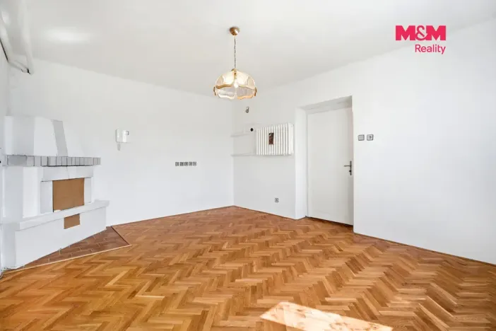 Prodej rodinného domu, Dobrovice, Komenského, 431 m2