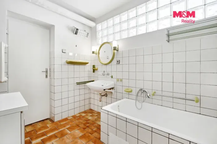 Prodej rodinného domu, Dobrovice, Komenského, 431 m2
