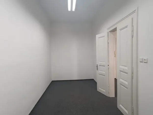 Pronájem kanceláře, Hradec Králové, Československé armády, 36 m2