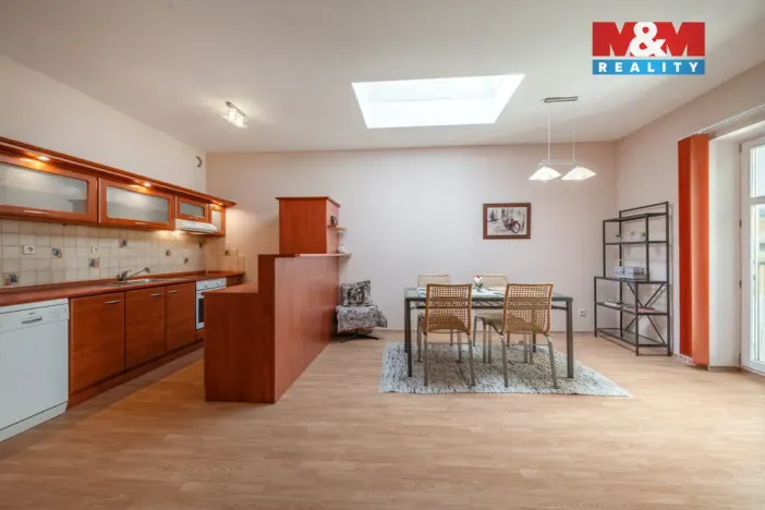 Prodej bytu 2+kk, Mariánské Lázně, Masarykova, 65 m2