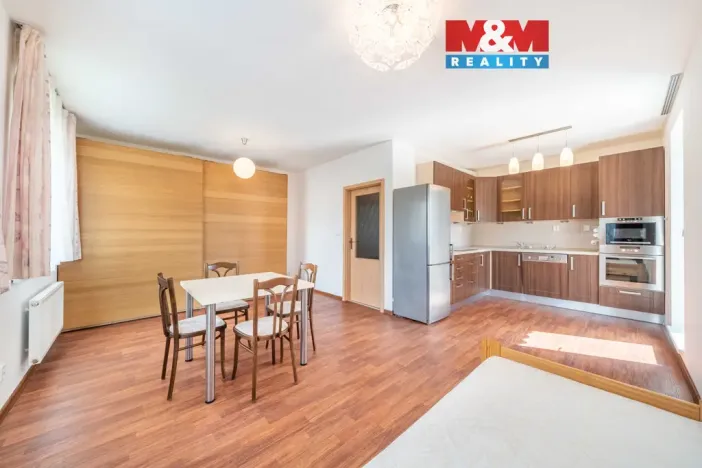 Pronájem bytu 1+kk, Plzeň - Skvrňany, Waltrova, 50 m2