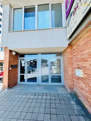 Pronájem bytu 2+kk, Třebíč, Velkomeziříčská, 41 m2