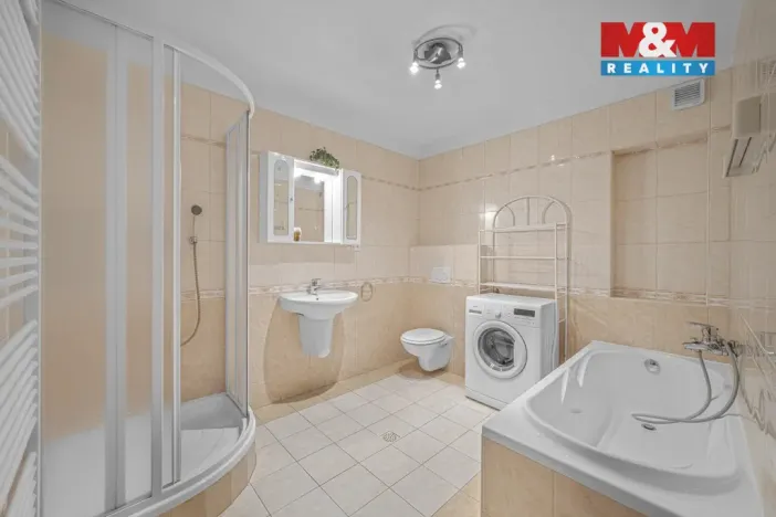 Prodej rodinného domu, Sulice - Želivec, Hlavní, 374 m2