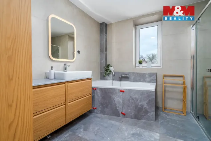 Prodej rodinného domu, Pardubice - Dražkovice, 250 m2