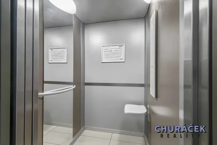 Prodej bytu 3+kk, Praha - Hrdlořezy, V třešňovce, 287 m2