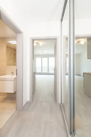 Pronájem bytu 1+kk, Praha - Vysočany, Poděbradská, 34 m2