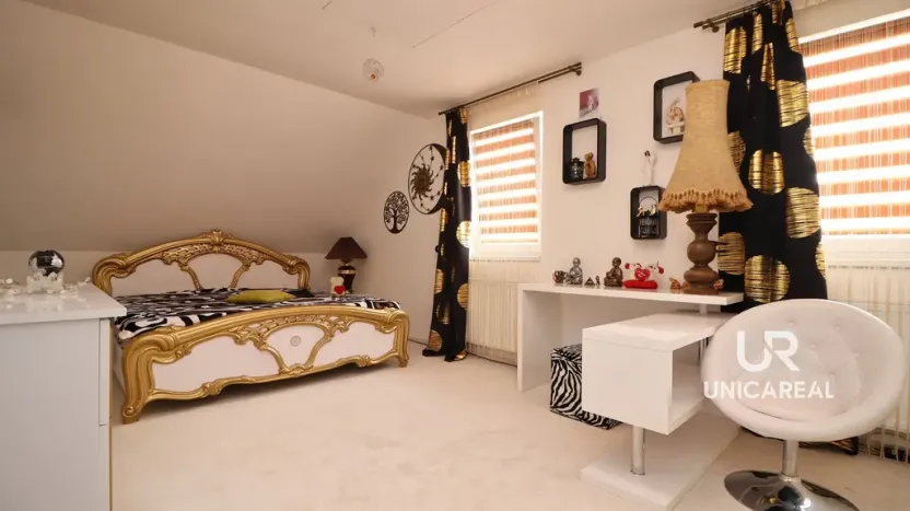 Prodej rodinného domu, Božice, 233 m2