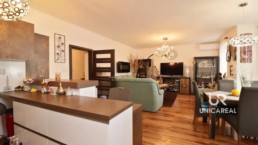 Prodej rodinného domu, Božice, 233 m2