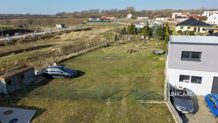 Prodej pozemku, Holubice, 703 m2