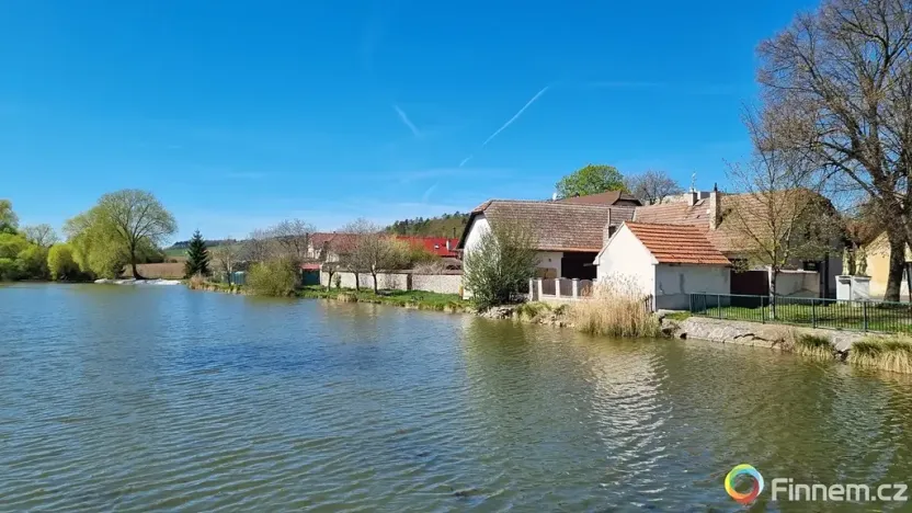 Prodej bytu 2+1, Tmaň, 42 m2