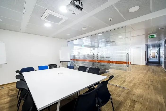 Pronájem kanceláře, Praha - Karlín, Ke Štvanici, 1080 m2