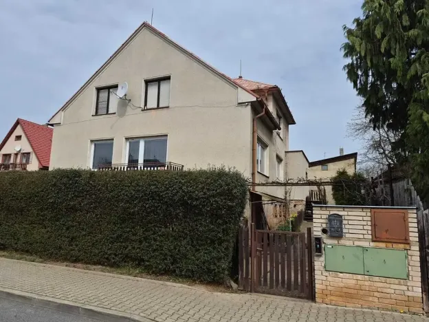 Prodej podílu rodinného domu, Lány, Školní, 234 m2