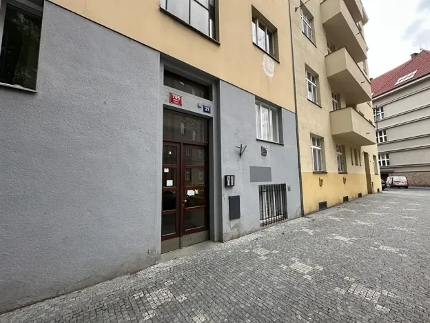 Pronájem bytu 1+kk, Praha - Bubeneč, dr. Zikmunda Wintra, 31 m2