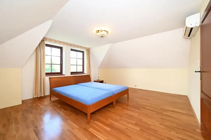 Pronájem rodinného domu, Světice, Na Spojce, 320 m2