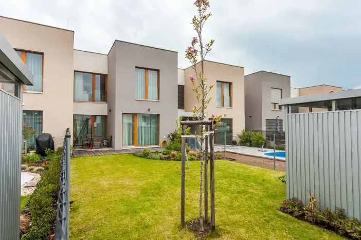 Pronájem rodinného domu, Praha - Horní Počernice, Artistů, 116 m2