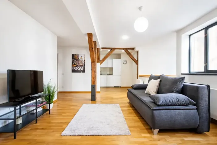 Pronájem bytu 1+kk, Praha - Karlín, Sokolovská, 77 m2