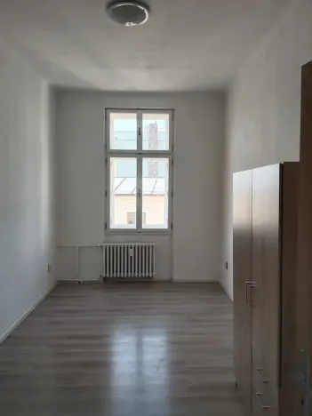 Pronájem pokoje, Olomouc, Horní náměstí, 70 m2