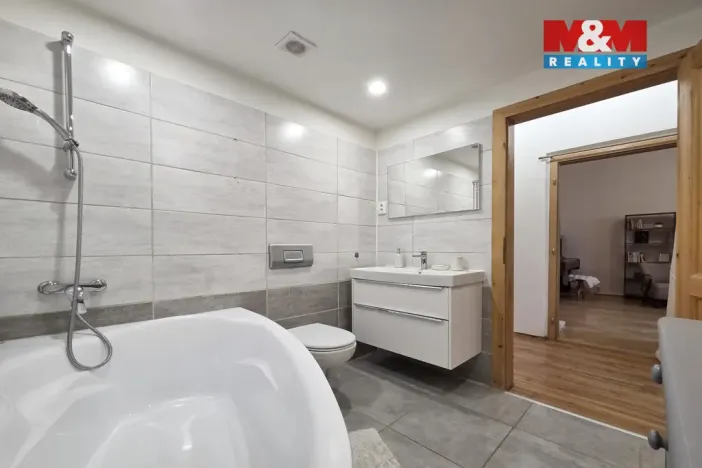 Pronájem bytu 2+1, Karlovy Vary - Drahovice, Vítězná, 69 m2