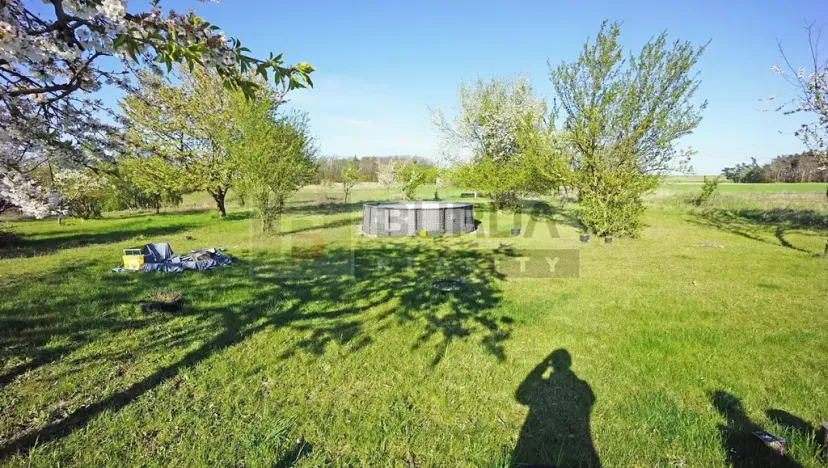 Prodej zahrady, Mělník, 9817 m2