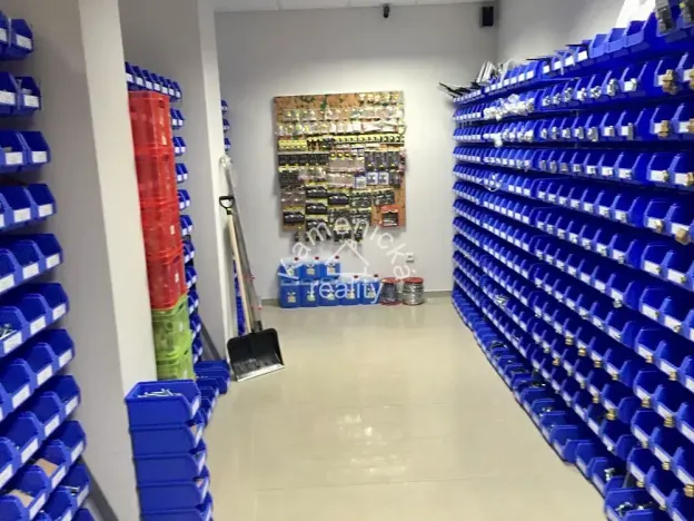 Pronájem obchodního prostoru, České Budějovice, Pražská tř., 137 m2