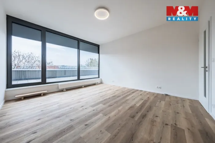 Pronájem obchodního prostoru, Praha - Petrovice, Ohmova, 14 m2