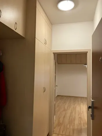 Pronájem bytu 1+kk, Praha - Vysočany, Freyova, 28 m2