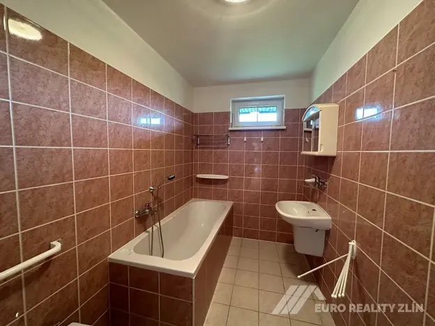 Pronájem rodinného domu, Zádveřice-Raková, 230 m2