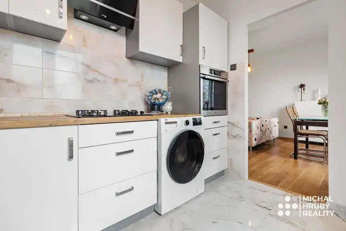 Prodej bytu 2+1, Ostrava, Aleše Hrdličky, 51 m2