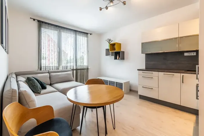 Pronájem bytu 2+kk, Praha - Kamýk, Zárubova, 39 m2