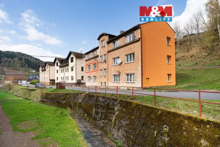 Prodej bytu 3+1, Oloví - Hory, 74 m2