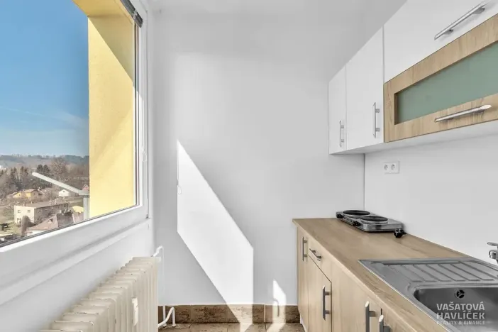 Pronájem bytu 1+kk, Dvůr Králové nad Labem, Macharova, 27 m2